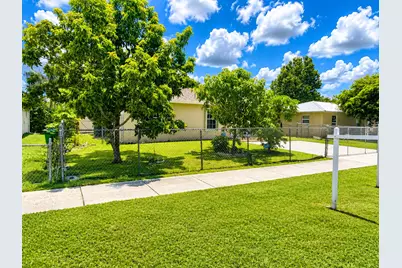 8874 Eldorado Drive, Pahokee, FL 33476 - Photo 12