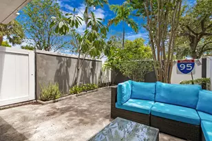 711 SE 16th Ct, Fort Lauderdale, FL 33316 - Photo 2
