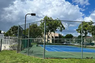 351 Palm Way, Pembroke Pines, FL 33025 - Photo 10