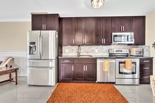605 Oaks Dr, Pompano Beach, FL 33069 - Photo 14