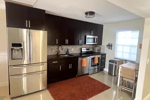605 Oaks Dr, Pompano Beach, FL 33069 - Photo 4
