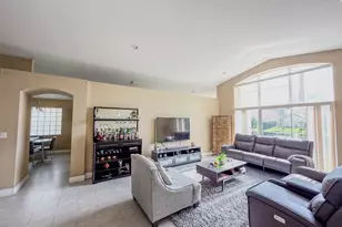 775 NW 165th Ave, Pembroke Pines, FL 33028 - Photo 4