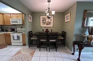 325 Knotty Pine Cir, Greenacres, FL 33463 - Photo 14
