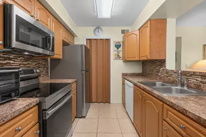 2361 NW 33rd Street, Oakland Park, FL 33309 - Photo 2