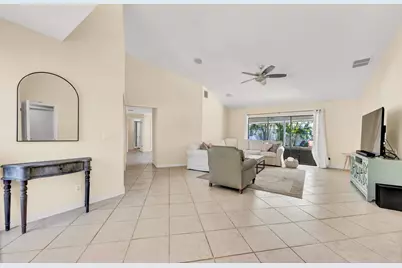 88 Pinehill Trail E, Tequesta, FL 33469 - Photo 6