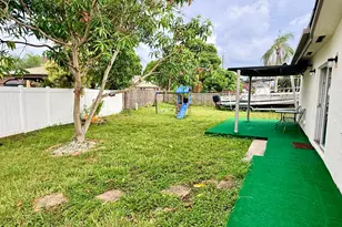 180 SW 32nd Terrace, Deerfield Beach, FL 33442 - Photo 12