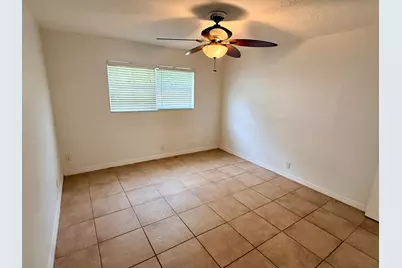 180 SW 32nd Terrace, Deerfield Beach, FL 33442 - Photo 4
