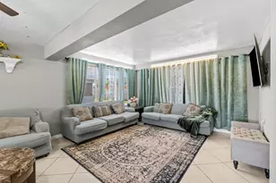 8460 NW 15th St, Pembroke Pines, FL 33024 - Photo 2