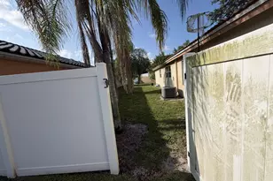 8164 Pelican Harbour Dr, Lake Worth, FL 33467 - Photo 10