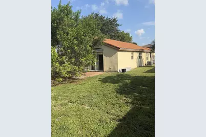 8164 Pelican Harbour Drive, Lake Worth, FL 33467 - Photo 12
