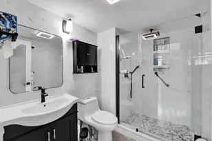 9410 N Hollybrook Lake Dr, Pembroke Pines, FL 33025 - Photo 30