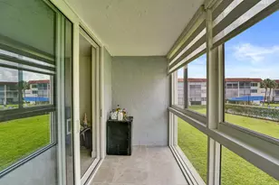 9410 N Hollybrook Lake Dr, Pembroke Pines, FL 33025 - Photo 32