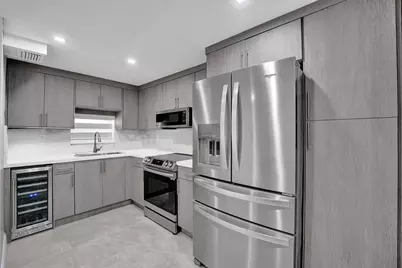 9410 N Hollybrook Lake Drive, Pembroke Pines, FL 33025 - Photo 1