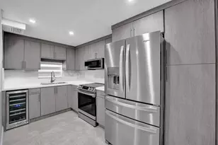 9410 N Hollybrook Lake Dr, Pembroke Pines, FL 33025 - Photo 1