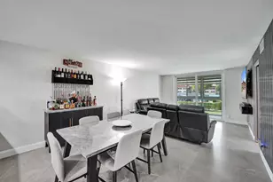 9410 N Hollybrook Lake Dr, Pembroke Pines, FL 33025 - Photo 14