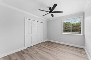 1866 Fairview Villas Dr, Palm Springs, FL 33406 - Photo 16
