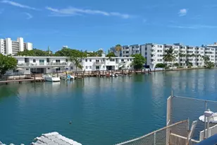 8001 N Crespi Blvd, Miami Beach, FL 33141 - Photo 4