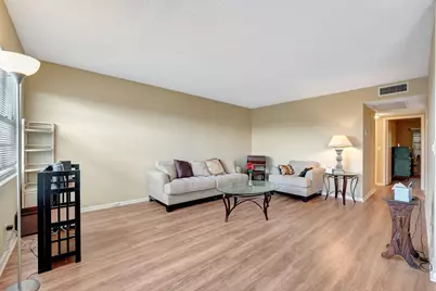 4026 Swansea B Crescent, Deerfield Beach, FL 33442 - Photo 4