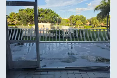 661 N University Drive #1-104, Pembroke Pines, FL 33024 - Photo 4