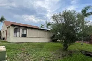 2290 SE Breckenridge Cir, Port Saint Lucie, FL 34952 - Photo 18