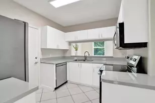 10581 NW 57th Ct, Coral Springs, FL 33076 - Photo 8