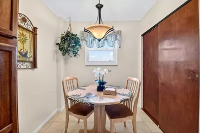 3425 Via Poinciana #201, Lake Worth, FL 33467 - Photo 14
