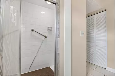 3425 Via Poinciana #201, Lake Worth, FL 33467 - Photo 26