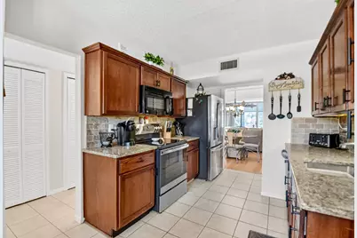 3425 Via Poinciana #201, Lake Worth, FL 33467 - Photo 12