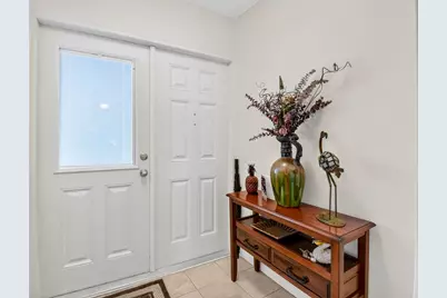 3425 Via Poinciana #201, Lake Worth, FL 33467 - Photo 2