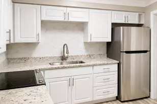 1723 NE Miami Gardens Dr, Miami, FL 33179 - Photo 2