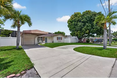 535 NE 8th Avenue, Deerfield Beach, FL 33441 - Photo 2