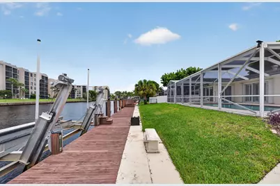 535 NE 8th Avenue, Deerfield Beach, FL 33441 - Photo 6