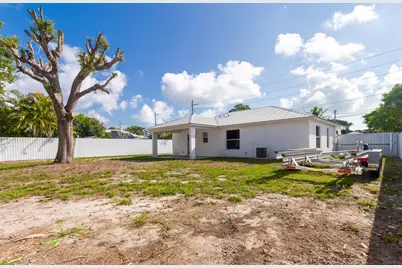 5060 SE Ebbtide Avenue, Stuart, FL 34997 - Photo 24
