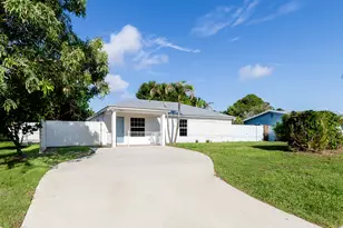 5060 SE Ebbtide Ave, Stuart, FL 34997 - Photo 1