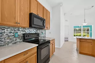 482 NW Sunflower Pl, Jensen Beach, FL 34957 - Photo 24