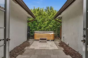 898 Azalea St, Boca Raton, FL 33486 - Photo 28