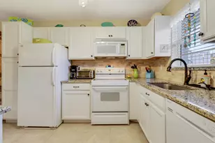 2929 SE Ocean Blvd, Stuart, FL 34996 - Photo 10