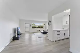 275 Mansfield G, Boca Raton, FL 33434 - Photo 2