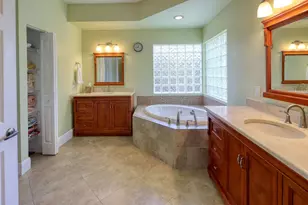 10303 NW 54th Pl, Coral Springs, FL 33076 - Photo 2