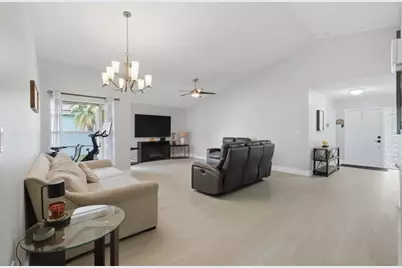 12564 NW 10th Place, Sunrise, FL 33323 - Photo 8