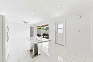 126 West Ct, Royal Palm Beach, FL 33411 - Photo 4