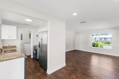 5710 NW 68th Terrace, Tamarac, FL 33321 - Photo 8