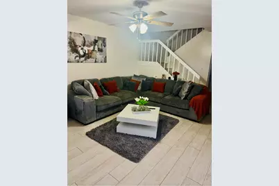 922 Springdale Circle, Palm Springs, FL 33461 - Photo 2