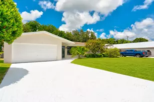 7715 St Andrews Rd, Lake Worth, FL 33467 - Photo 2