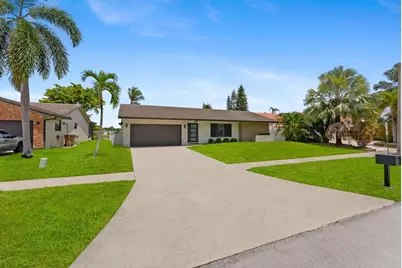 2569 SW 14th Court, Deerfield Beach, FL 33442 - Photo 4