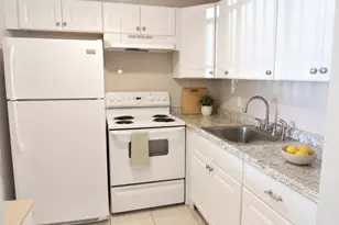 214 Berkshire K, West Palm Beach, FL 33417 - Photo 2