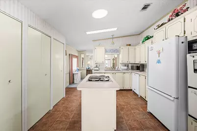 484 Tropical Isles Circle #D-32, Fort Pierce, FL 34982 - Photo 10
