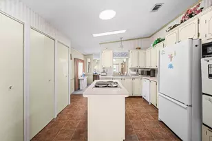 484 Tropical Isles Cir, Fort Pierce, FL 34982 - Photo 10