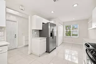 1590 Orion Ln, Weston, FL 33327 - Photo 4