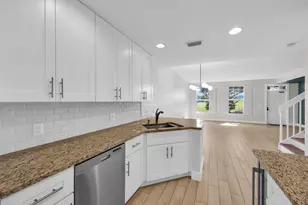 228 Murray Ct, Jupiter, FL 33458 - Photo 8